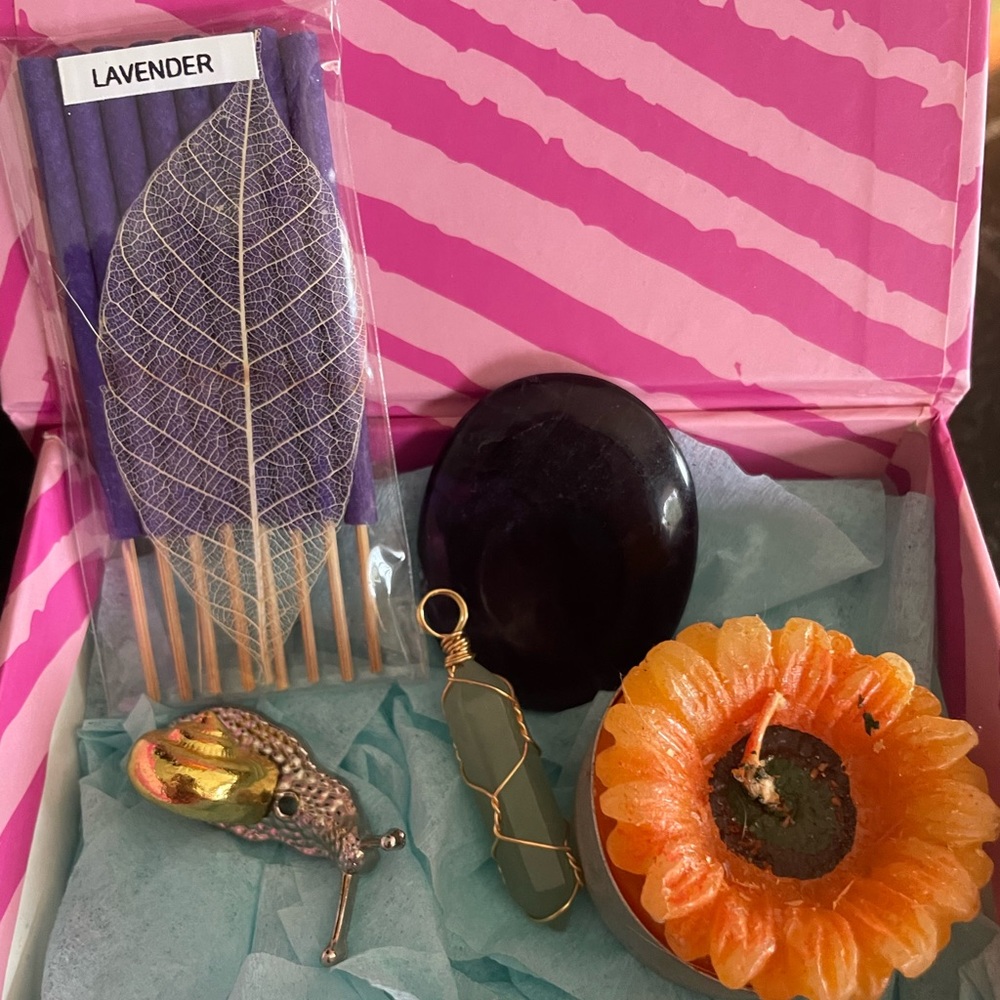 Glitz Healing Crystal Box w/Necklace
